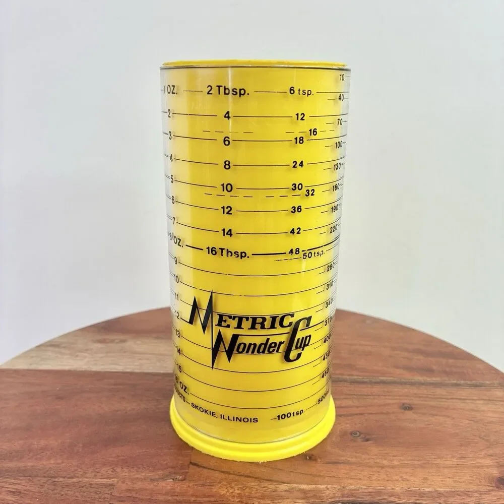 Vintage Metric Wonder Measuring Cup Adjustable Wet Dry 2 Cup Milmour USA Yellow